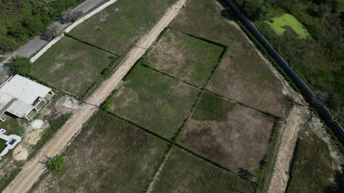 Lotes demarcados y vías internas